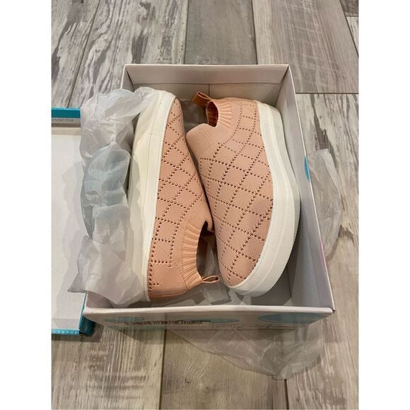 Soda slip on casual shoe/tennis shoe size 7 - Picture 9 of 10